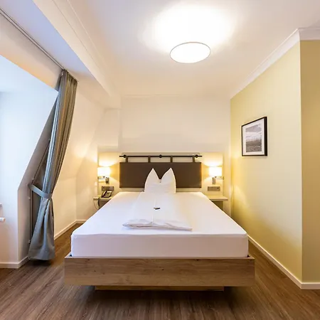 Koenigshof Hotel 3*