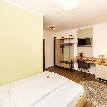 Otel Koenigshof 3*